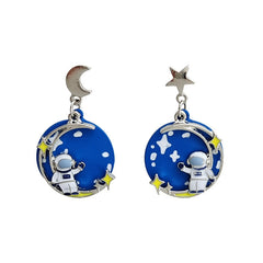 Brinco Infantil de Astronauta na Lua e Céu Estrelado Azul Laszine Shop