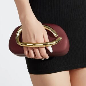Bolsa Clutch Moderna Preta com Alça de Metal da zara