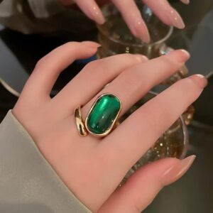 Anel Verde Grande de Pedra Retangular Ajustável Moderno