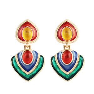 Brinco colorido esmaltado de coração invertido azul e verde