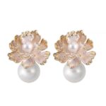 brinco de for e perola delicado e elegante de festa