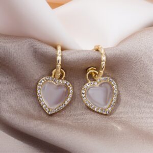 Brinco de Pressão Branco Delicado de Coração na Argola