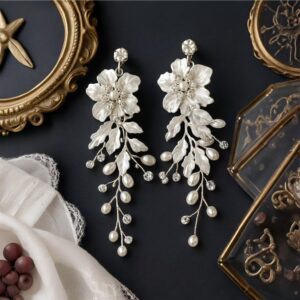 Brinco de Pressão Branco de Noiva Com Flores e Pérolas Elegante