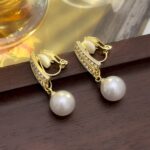 brinco de pressao de festa delicado cravejado com perola