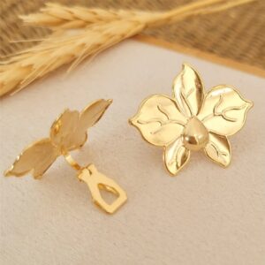 Brinco de Pressão de For de Metal Dourada Orquídea Elegante
