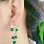 brinco verde de festa com franja de cristais de argola ss