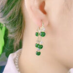 brinco verde de festa com franja de cristais de argola ssdd