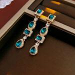 brinco verde esmeralda de festa cravejado ds