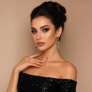 Brinco Preto e Prata Longo de Festa Minimalista com Colar e Pulseira