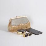 Clutch media Dourada cravejada com Franja de Festa n
