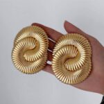 Maxi Brinco Dourado Oval Torcido Tendênciaff