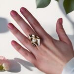 anel ajustavel moderno dourado com perola ddd