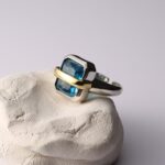 anel azul ajustavel prata grande quadrado com detalhe dourado ddddfd