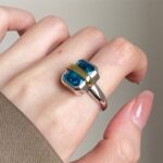 anel azul ajustavel prata grande quadrado com detalhe dourado dfd