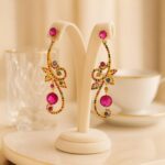 brinco fucsia e verde de festa longo arabesco ffhddrrh