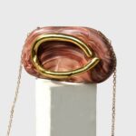 Bolsa clutch marrom e doruado de festa marmore mesclado de acrilico