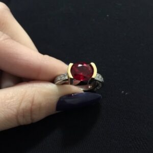 Anel marsala de festa prata e dourado extravagante estiloso