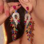 brinco colorido grande de festa fucsia verde azul