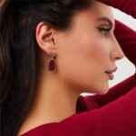 brinco de pressao marsala com dourado elegante minimalista