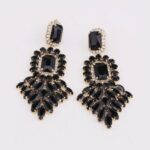 brinco de pressao preto de festa grande de cristais
