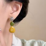 brinco de pressao verde oliva e amarelo esmaltado grande