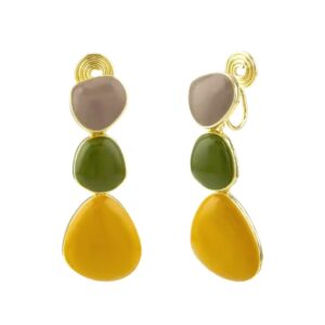 Brinco de pressão verde oliva esmaltado com mostarda