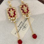 brinco dourado com pedra marsala quadrado longo vintage d