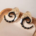 brinco dourado e preto dente de elefante gge