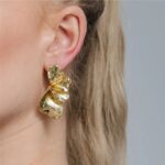 brinco de pressão dourado grande de folha moderndoff