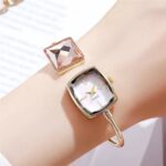 relogio feminino fino quadrado com pedra diamantefgf
